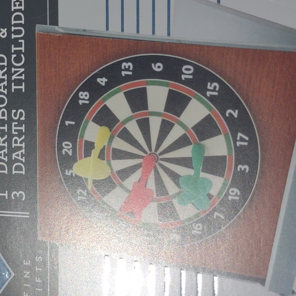 🎁 🆕 desktop magnetic mini dart board gift set - Picture 4 of 7